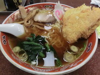「ラーメン（400円）＋ハムカツ（230円）」@三ちゃん食堂の写真