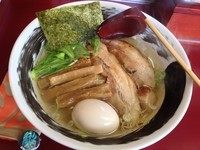 「濱塩らぁめん＋肉1枚増し＋味玉サービス（￥780＋￥100）」@らぁめん こもん 桜ケ丘店の写真