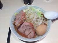 「味玉ラーメン麺少なめ」@らーめん 陸 尾山台店の写真