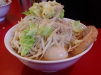 「豚ラーメン(ヤサイ、アブラ) + 味玉」@用心棒 本号の写真