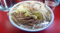 「小ラーメン豚入り 600円　ヤサイマシマシ、あと全マシ」@ラーメン二郎 目黒店の写真