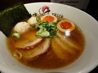 「特製醤油らーめん」@鶏喰～TRICK～の写真