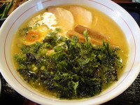 「岩のり塩ラーメン　780円＋竹セット（そぼろ飯）350円」@竹風の写真