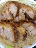 「ぶたましラーメン（並盛）【８８０円】・野菜半分」@ラーメン浜田家の写真