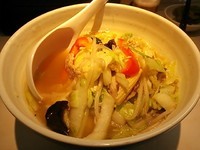 「タンメン（小盛100g）680円＋餃子270円＋ビール」@湯麺 大八の写真