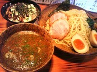 「塩つけ麺 (大盛無料)＋チャーマヨ丼」@はぐるまの写真