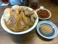 「雷豚そば+豚+味玉W+辛肉+魚粉」@雷 北松戸本店の写真