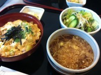 「たぬきそばと親子丼セット【1050円】」@そば処ぎんや 目黒通り店の写真