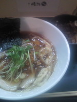 「醤油らーめん(並)￥700+ランチサービス昆布ごはん」@麺や 勝治の写真