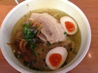 「全部のせ塩ラーメン」@アイバンラーメンPlusの写真