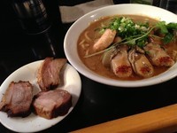 「【今月の限定】かきみそ麺＋チャーシュー3、850円＋300円」@麺家 うえだの写真