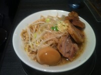 「ラーメン中」@ジャンクガレッジ 東京ラーメンストリートの写真