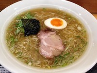 「塩・中華そばサービス価格１００円＋中盛（１５０円）」@中華そば 柳の写真