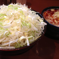 「辛つけガンジャチャーシュー大盛+ネギ増し」@UNDER GROUND RAMENの写真