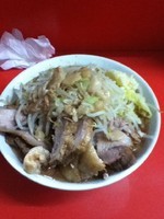 「豚入り小(ニンニク、アブラ)」@ラーメン二郎 松戸駅前店の写真