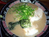 「とんこつラーメン」@無鉄砲 大阪店の写真