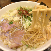 「金の醤油^ ^」@彩色ラーメン きんせい 総本家 高槻栄町の写真