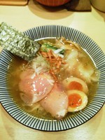 「特製塩そば９８０円　平打ち麺」@饗 くろ㐂の写真