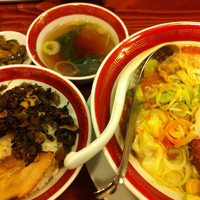 「雲呑入り汁なし担々麺セット(魯肉飯)」@広州市場 新宿東口店の写真