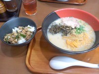 「高菜ラーメン、赤麺、替え玉W、スタミナチャーシュー丼」@西海製麺所 稲城若葉台店の写真