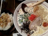「マヨとんこつ（細麺）+大盛+鉄板焼き飯セット」@麺みの作 インターパーク店の写真