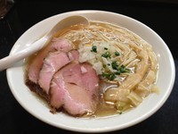 「【限定】塩そば（イカ煮干し）＋大盛、700円＋100円」@麺処 晴の写真