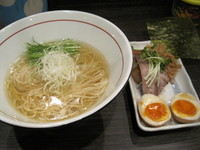 「味玉芳香鶏塩ラーメン　800円」@麺処 ほん田 nijiの写真