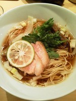 「鶏そば（味玉）？細麺」@饗 くろ㐂の写真