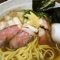 「煮干醤油SOBA+ローストビーフ　1080円」@銀座 篝の写真
