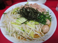 「小ラーメン（油ラーメン）＋生玉子」@ラーメン二郎 西台駅前店の写真