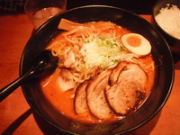 「札幌辛味噌炙りチャーシュー乗せ大盛＋ライス」@麺屋べろりの写真