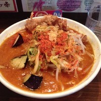 「極辛あんかけラーメン＋半唐揚げ」@旨辛ラーメン 表裏の写真