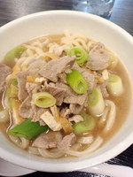 「肉ネギうどん（並）490円」@焼鳥日高 日暮里東口店の写真