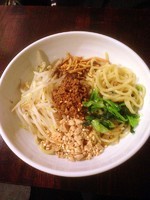 「汁なし担々麵 880円　大盛り１００円」@自家製麺ほうきぼし 神田店の写真