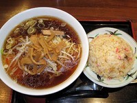 「らーめん＋半チャーハン　690円（ランチ価格）」@中華ダイニング いい田の写真