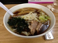 「醤油ワンタン麺」@味の大西 茅ヶ崎店の写真