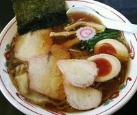 「ワンタン麺＋味玉」@とら食堂 松戸分店の写真