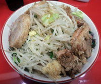 「大＋豚＋ヤサイニンニク」@びんびん豚の写真