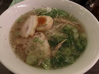 「香味徳ラーメン（700円）＋大盛り（100円）」@牛骨ラーメン 香味徳の写真