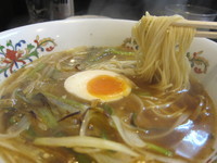 「ネギラーメン（７００円）」@ラーメン寺子屋 麺倶楽部の写真