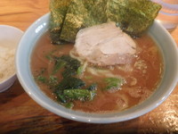 「朝ラーメン（５００円）サービス半ライス」@横浜ラーメン 武蔵家 大井町店の写真