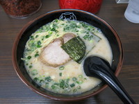 「博多ラーメン＋替え玉：500円＋100円」@博多ラーメン 長浜や 青物横丁店の写真