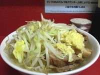 「小豚 ￥800 ヤサイ ニンニク」@ラーメン二郎 千住大橋駅前店の写真