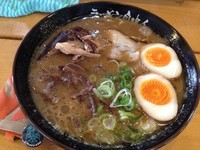 「ラーメン＋味玉＋替玉（￥500＋￥100＋￥100）」@ラーメン自由人の写真