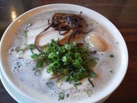 「チャーシュー麺　味玉　替え玉」@長浜ラーメン 松吉の写真