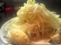 「小らーめん、麺硬め、やさい＆にんにく多め　650円」@らーめん大 蒲田店の写真