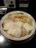 「肉煮干し中華そば＋背脂」@肉煮干し中華そば さいころの写真
