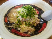 「高菜限定　とんこつブラック　８８０円」@茨城豚骨 とんこつ家 高菜の写真