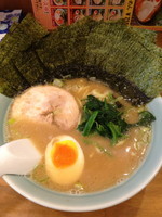 「らーめん ￥650 のり￥50」@横濱とんこつ TUKASA 本店の写真