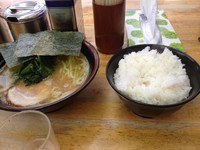 「学生セット（ラーメン+ドカ盛りライス）」@せい家 梅ヶ丘店の写真